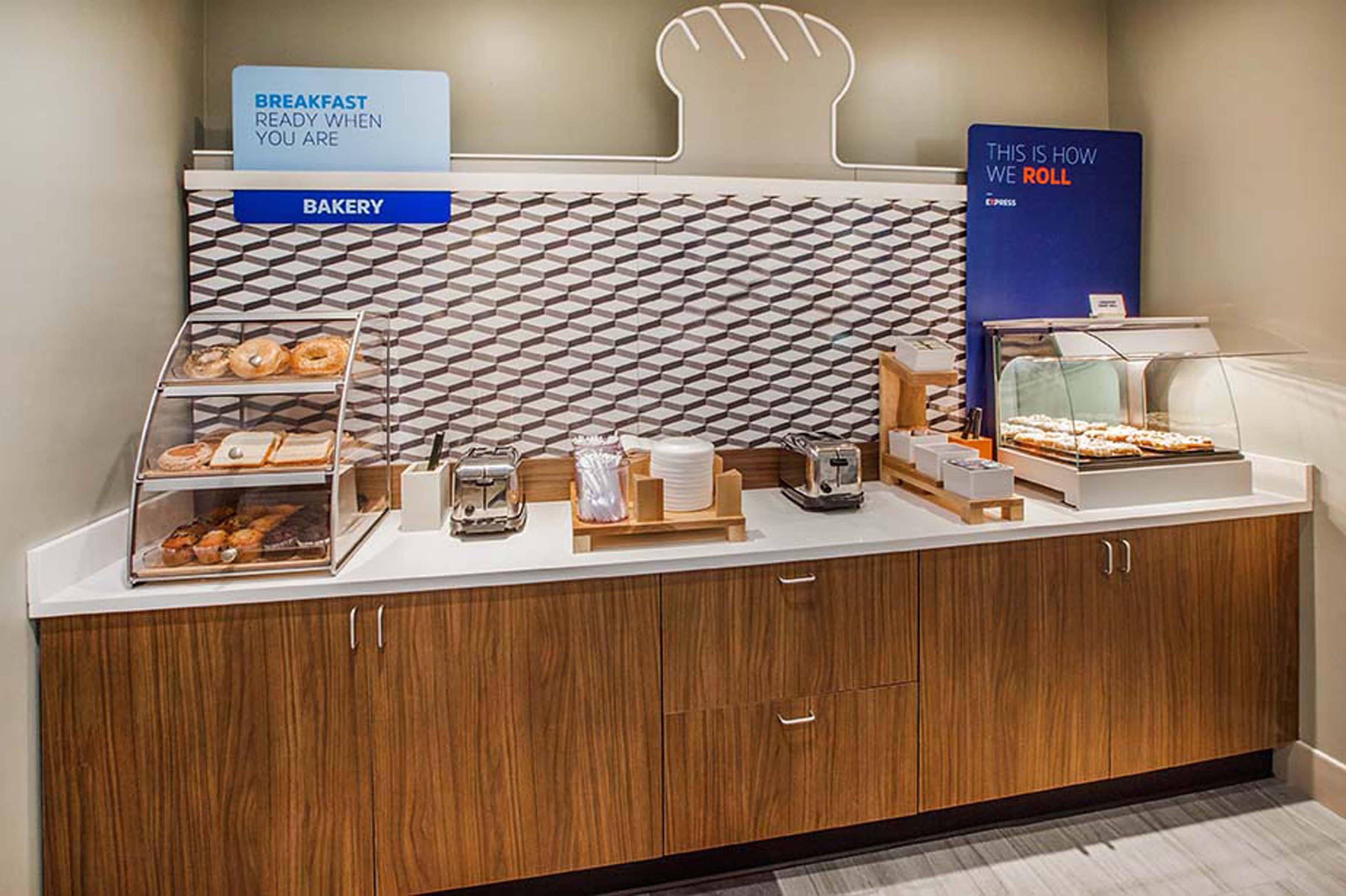 Holiday Inn Express & Suites - Fayetteville South By Ihg Buitenkant foto